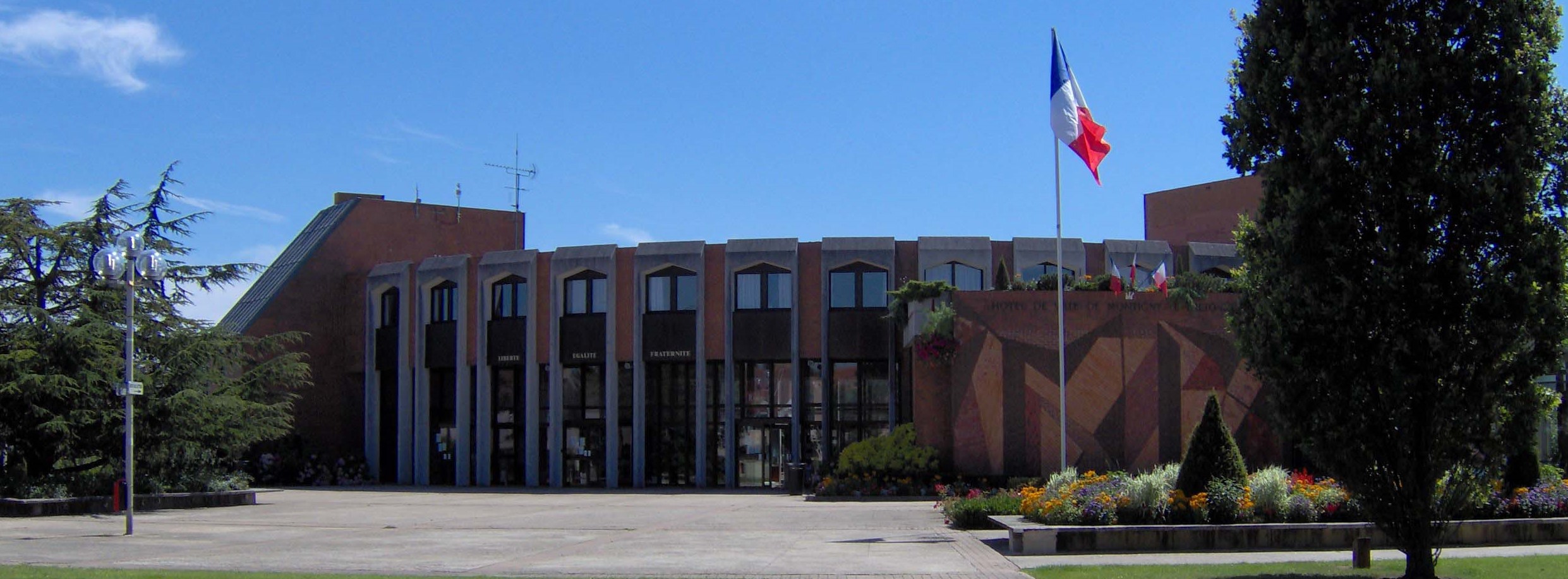 Commune de MontignyleBretonneux (Yvelines)  Cour des comptes