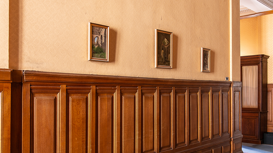 Cour des comptes- Palais Cambon - 2è étage - Couloir menant à la série des tableaux représente des vues des ruines du Palais 