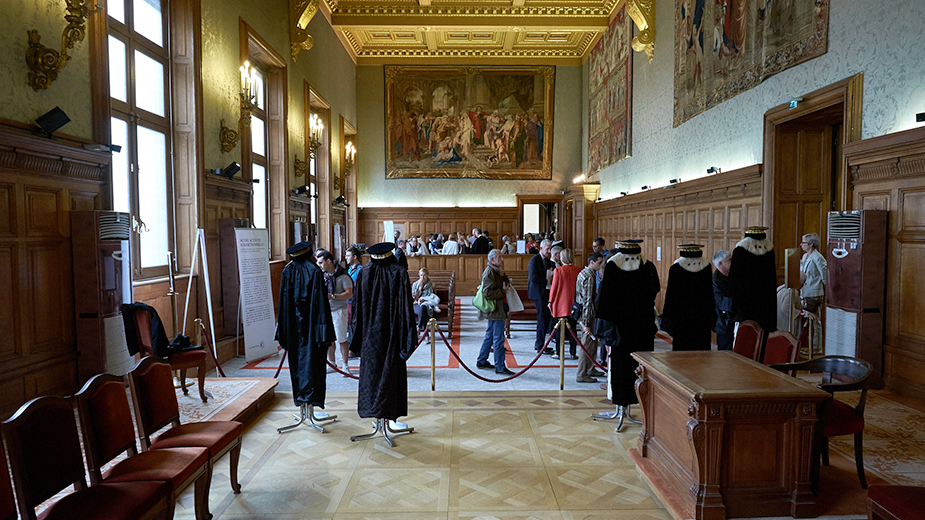 Cour des comptes - Palais Cambon - Grand' chambre - Visiteurs lors des Journées européennes du patrimoine