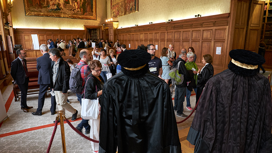 Cour des comptes - Palais Cambon - Grand' chambre - Visiteurs lors des Journées européennes du patrimoine