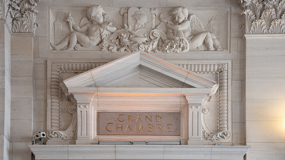 Cour des comptes- Palais Cambon - 2è étage - Trumeau au dessus des portes et fenêtres illustrant le commerce