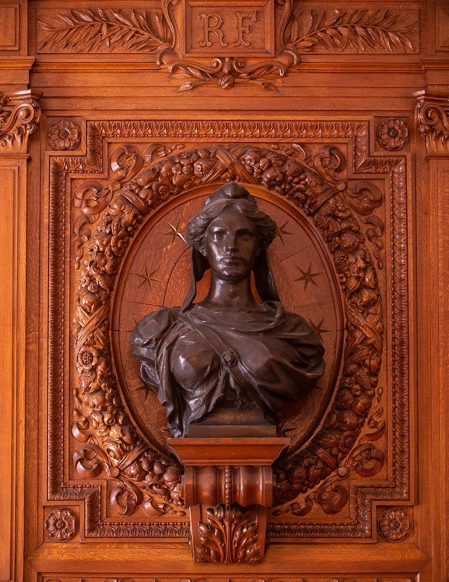 Cour des comptes - Palais Cambon - Salle de délibération Mollien - Buste de la République