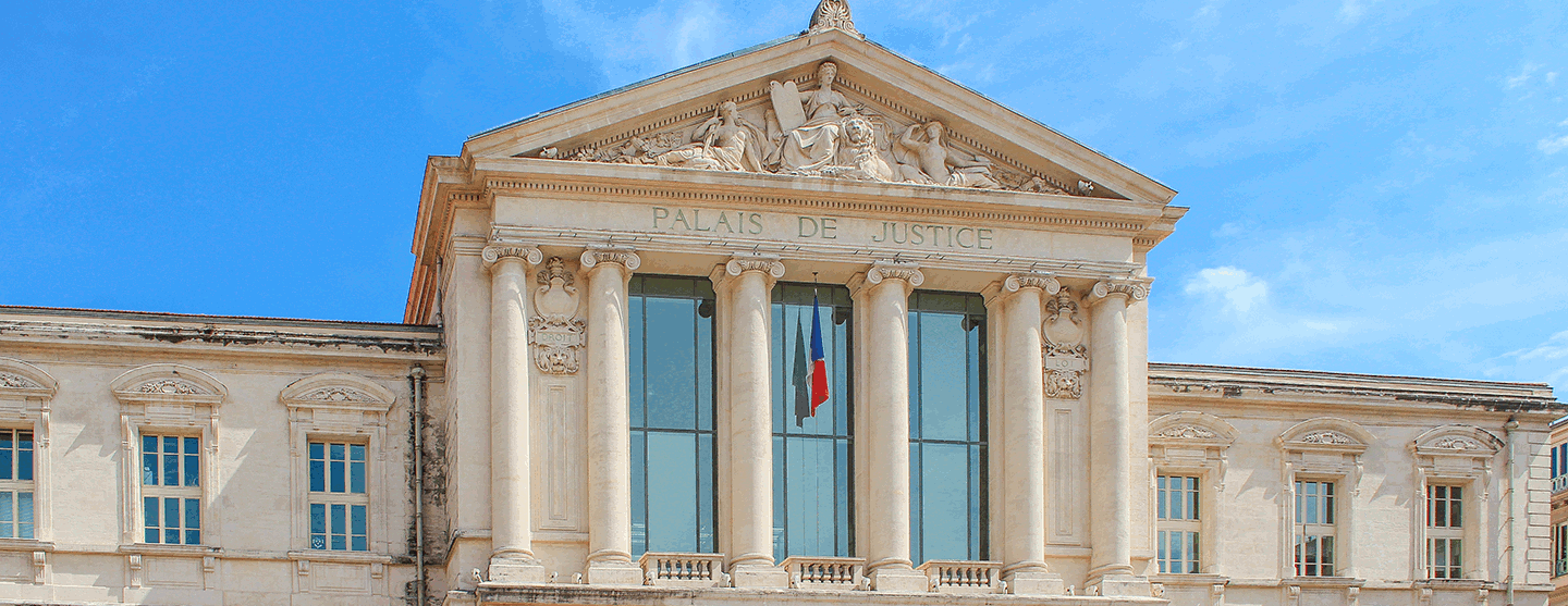 Vue de la façade du palais de justice de Nice (06)