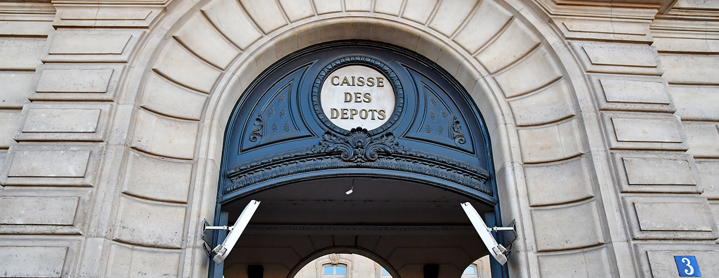 Vue de la façade de la Caisse des dépôts