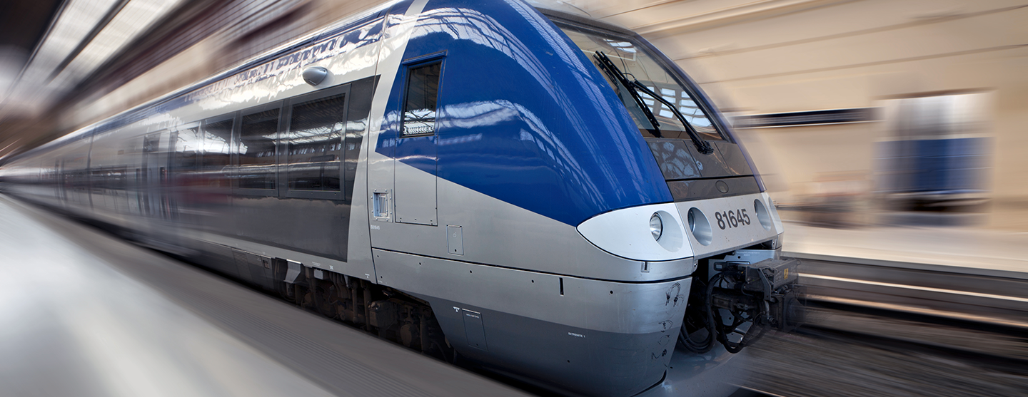 Photo d’un train TER entrant en gare