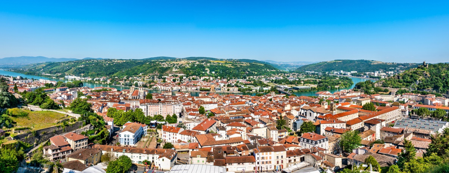 Vue aérienne de Vienne et le rhône
