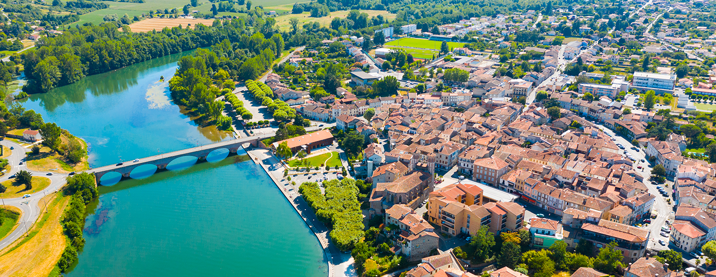 Vue de la Garonne au niveau de la commune de Cazères (31)