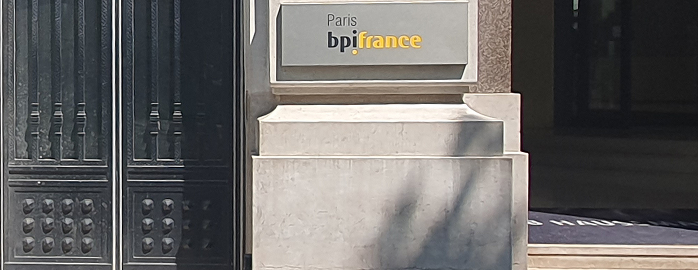 Plaque sur rue de Bpifrance