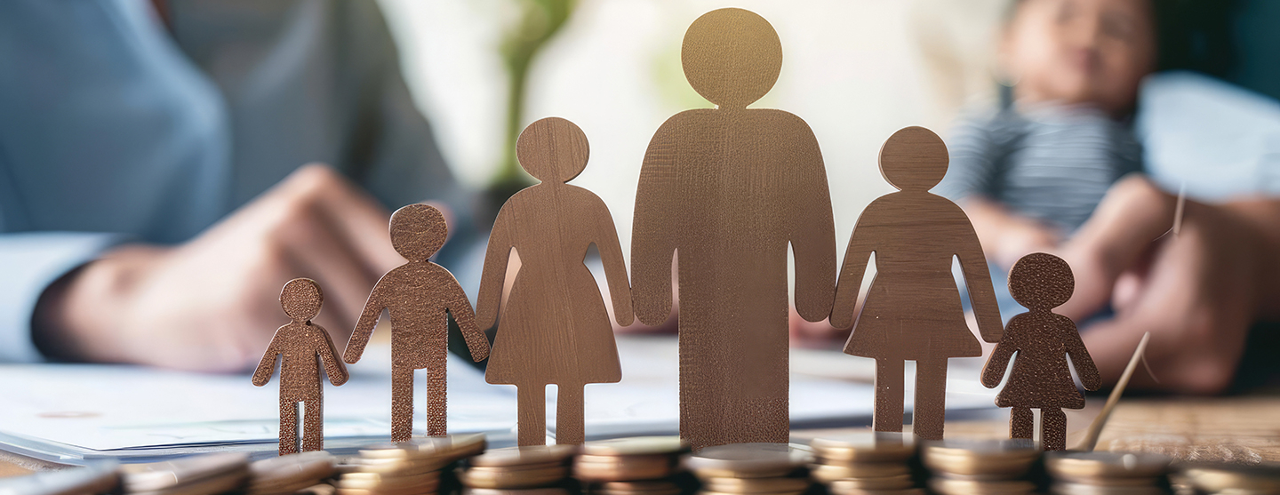 Illustration de figurines se tenant la main