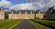 Vue de face du château de Grignon
